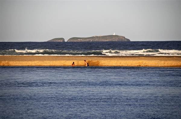 Moonee Beach (8/03/2013 12:20:44 AM)