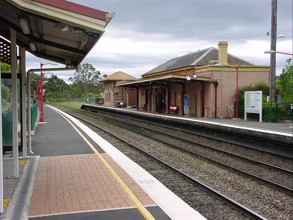 Picton Railway Station (9/03/2013 8:13:51 PM)