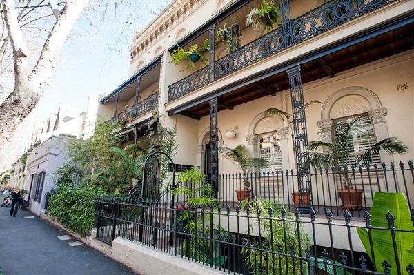Period Buildings in Potts Point (10/03/2013 2:51:23 PM)