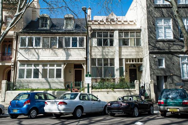 Period Buildings in Potts Point (10/03/2013 2:51:41 PM)