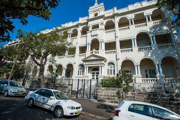 Period Buildings in Potts Point (10/03/2013 2:52:02 PM)
