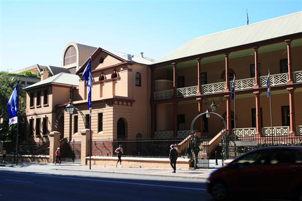 Sydney CBD - Macquarie Street (10/03/2013 9:56:12 PM)