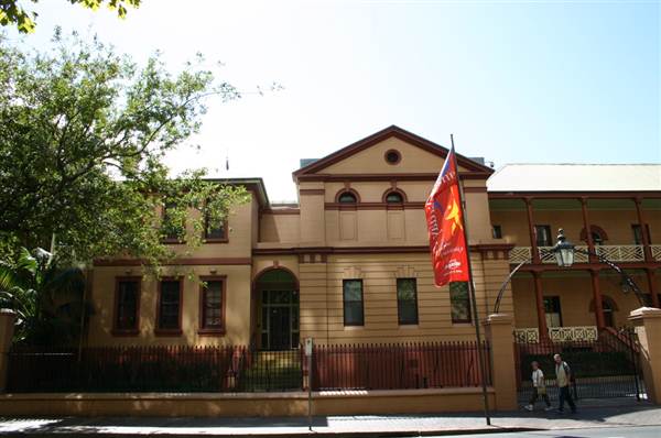 Sydney CBD - Macquarie Street (10/03/2013 10:03:41 PM)
