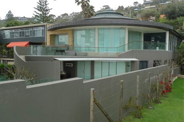 Whale Beach Mansions (11/03/2013 10:01:50 AM)