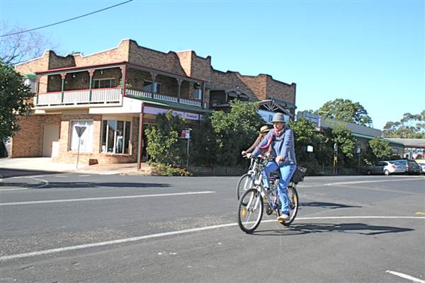 Brunswick Heads - Town/Shops (25/04/2013)