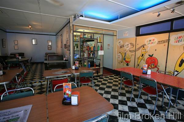Bells Milk Bar (16/02/2009 - Credits: Mason Curtis)