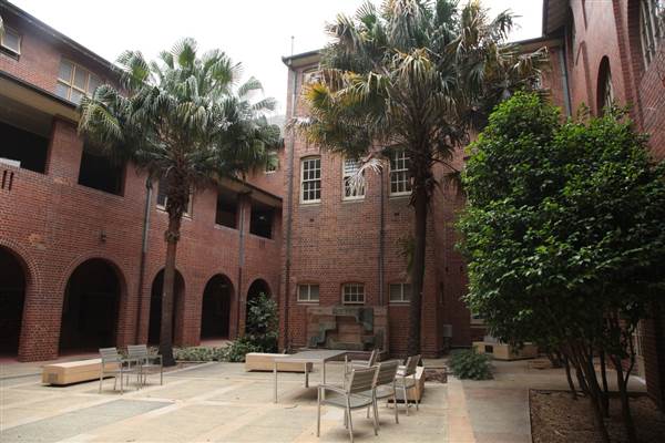 Old Teacher's College - The University of Sydney (27/11/2013)