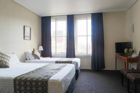 Capitol Square Hotel (3/09/2015)