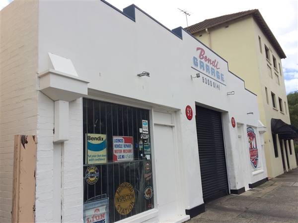 Curlewis Street (26/11/2015 - Credits: Shannon Wheeler)