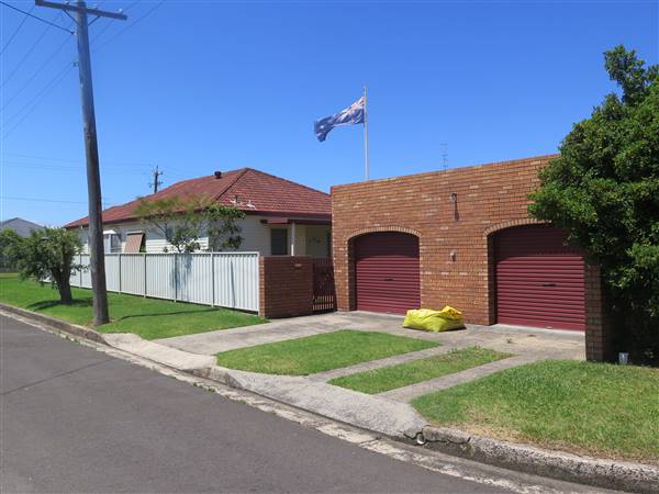 East Corrimal neighbourhood (8/12/2015 - Credits: Peter Hicks)