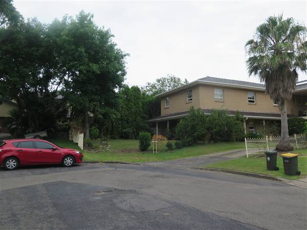 Mona Vale neighborhood (8/12/2015 - Credits: Peter Hicks)