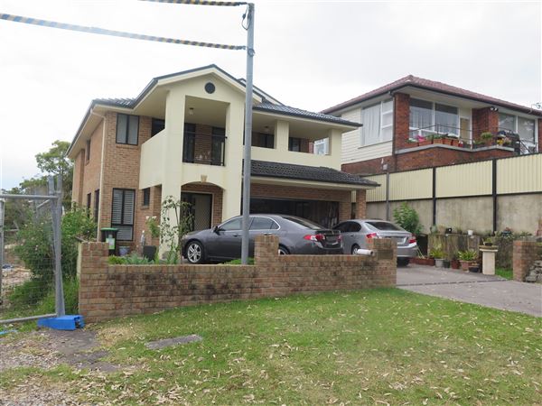 Manly Vale Neighbourhood (8/12/2015 - Credits: Peter Hicks)