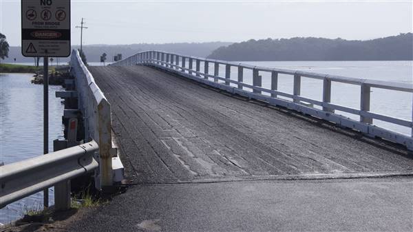 Wallaga Lake Bridge (18/11/2015 - Credits: Shannon Wheeler)