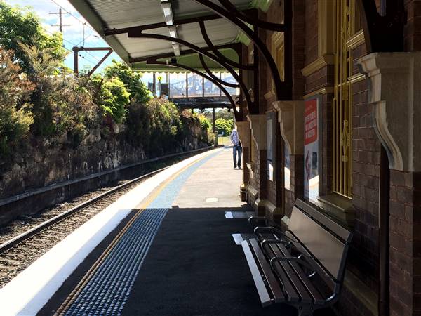Hazelbrook Railway Station (25/10/2016)