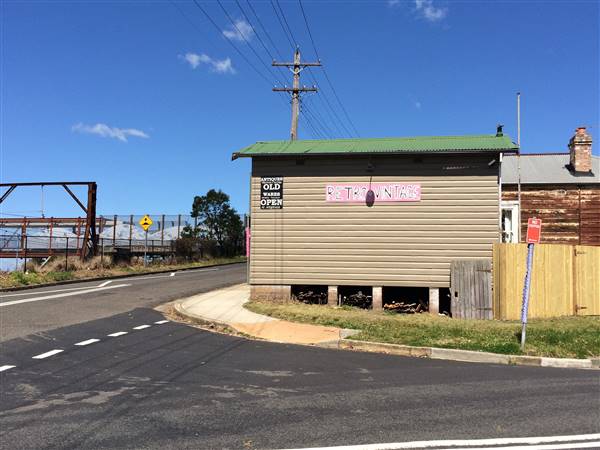 Hazelbrook Main Street (25/10/2016)