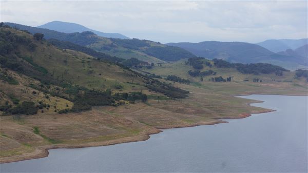 Blowering Dam & Reservoir (8/12/2015 - Credits: Mary Barltrop)