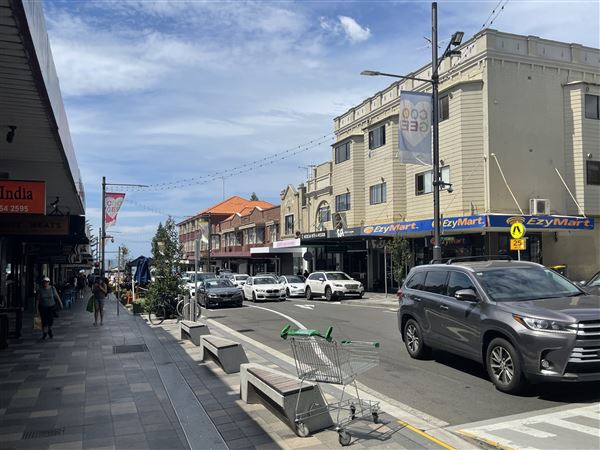 Coogee - Coogee Bay Rd - Coogee Bay Road (8/03/2021 - Credits: Cheryl Conway)