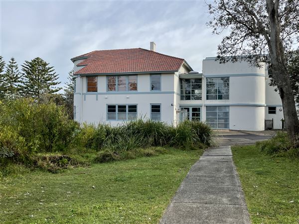 Gap Bluff Former Officers Mess Watsons Bay NPWS (1/10/2021 - Credits: Screen NSW Mechele Axford)